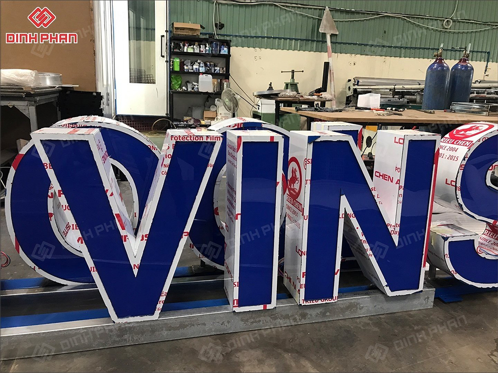 Giá bảng hiệu alu chữ nổi