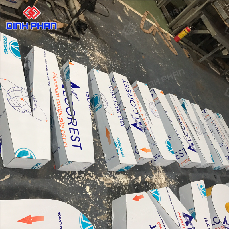 Gia công chữ nổi alu