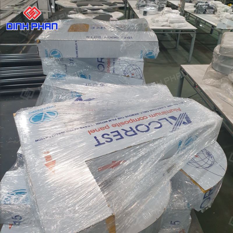 Gia công chữ nổi alu