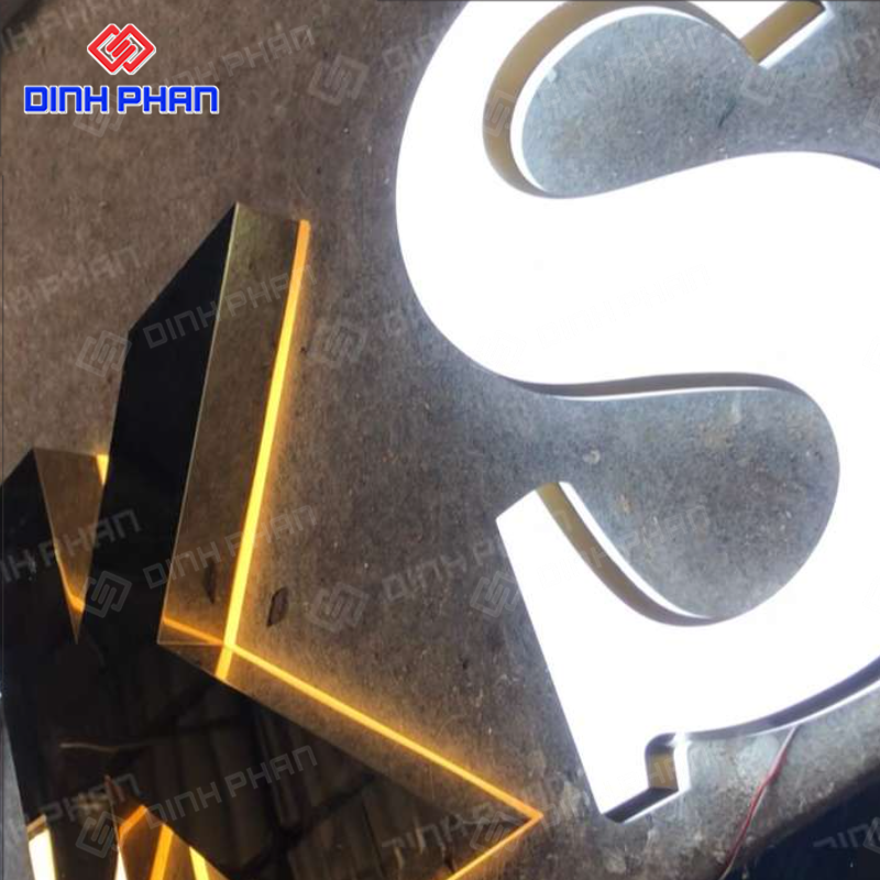 Gia công chữ nổi mica