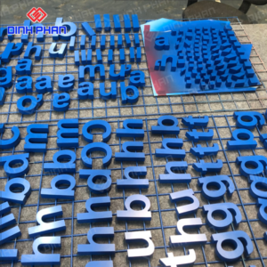 Gia công chữ nổi mica
