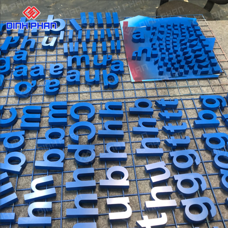 Gia công chữ nổi mica