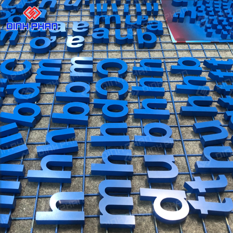 Gia công chữ nổi mica