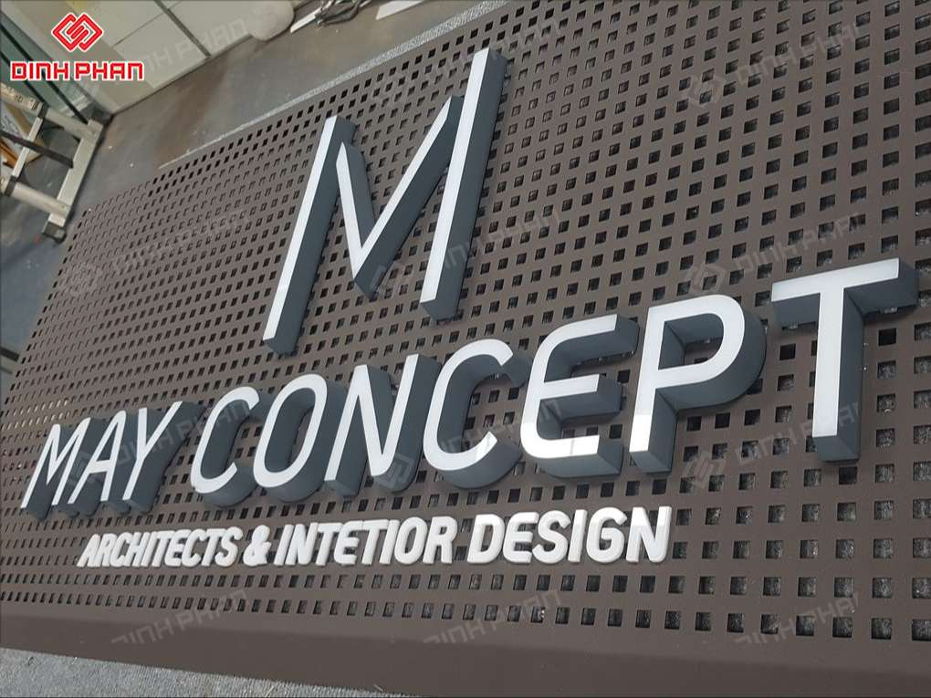 Nên làm chữ mica hay inox