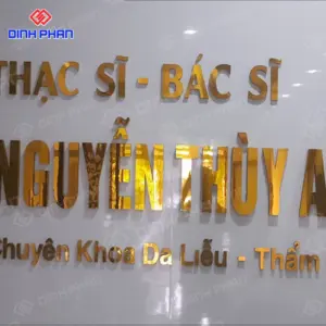 Bảng alu chữ nổi