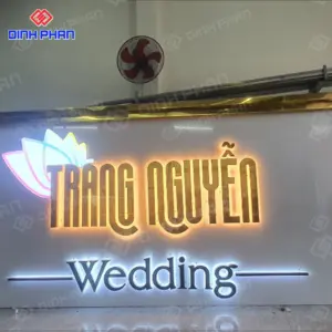 Bảng alu chữ nổi
