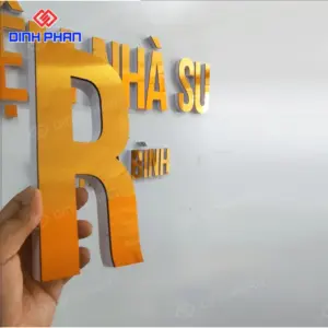 Giá chữ alu gương vàng