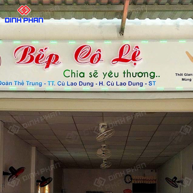 Hộp đèn chữ nổi