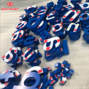 Bảng hiệu mica chữ nổi