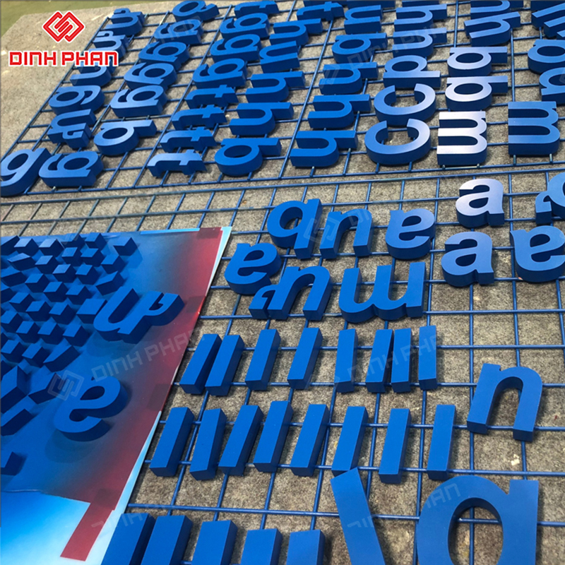 Bảng hiệu mica chữ nổi