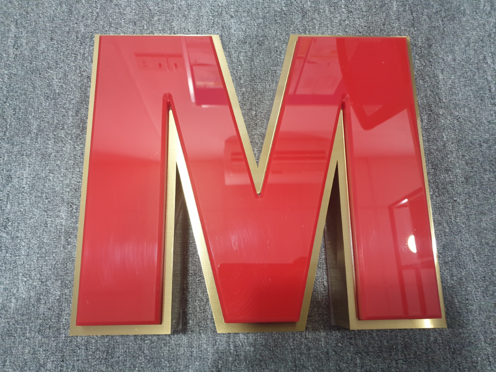 Cắt chữ mica theo yêu cầu