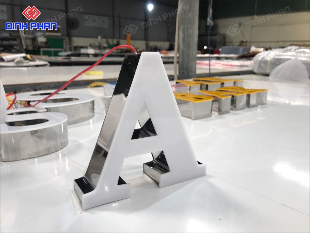 Chữ Inox Đế Mica