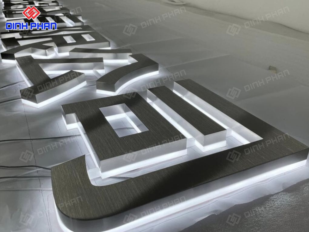 Chữ Inox Đế Mica