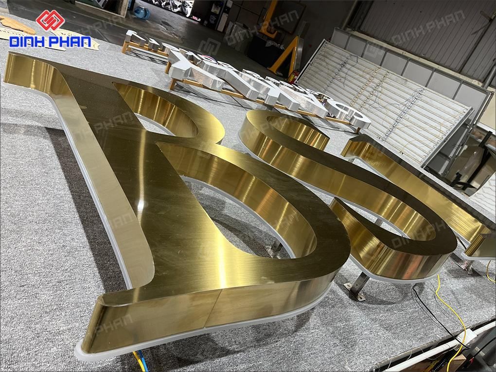 Chữ Inox Vàng Xước