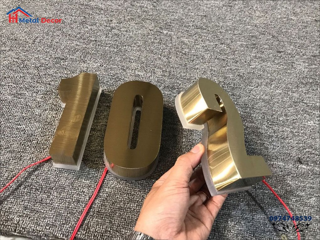 Chữ Inox Vàng Xước