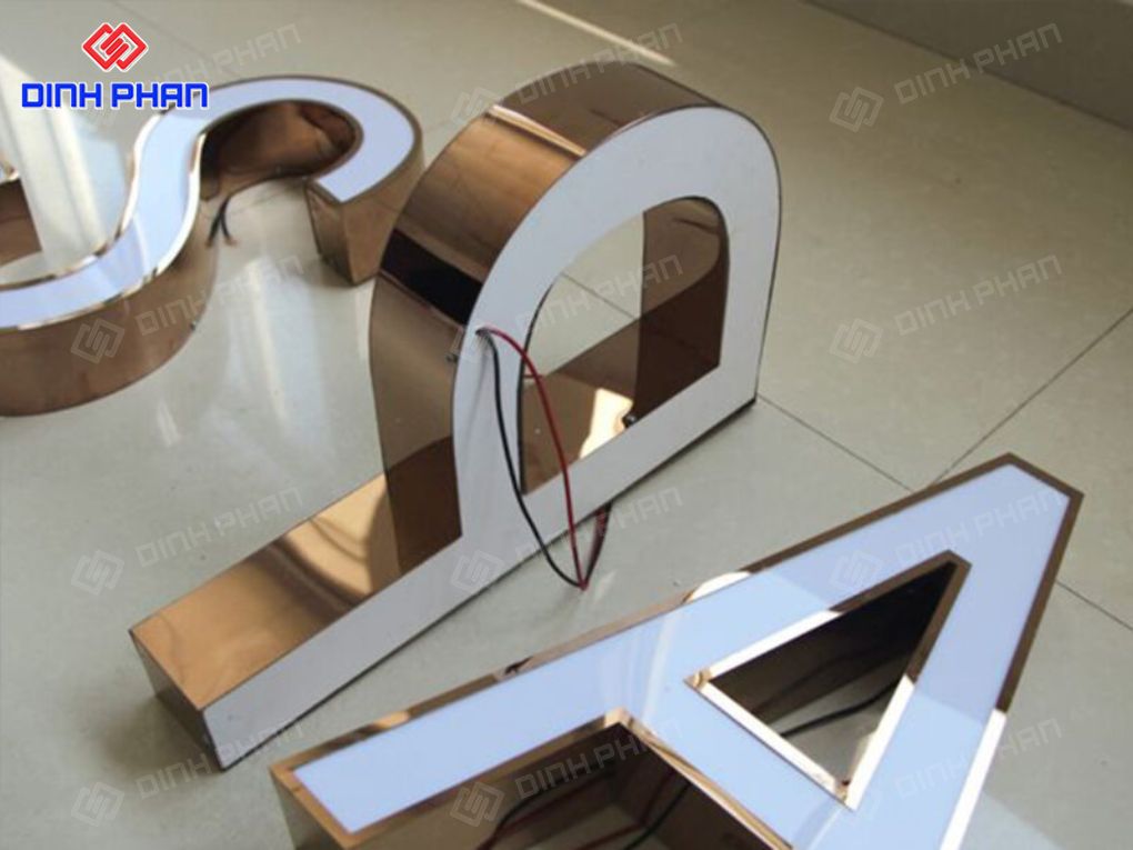 Chữ Mica Sáng Mặt